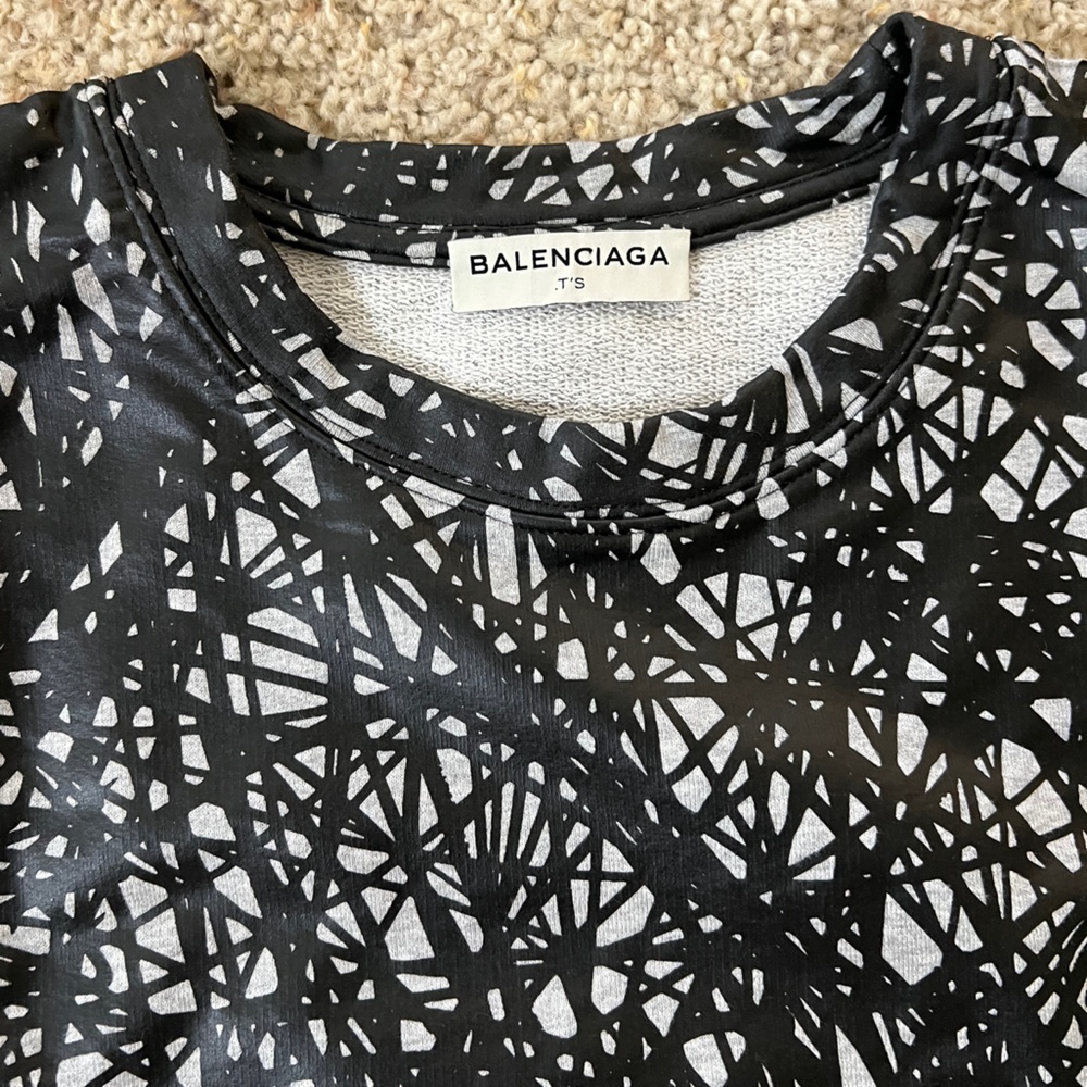 Balenciaga .T’S - graphic sweatshirt - size M - Picture 3 of 16